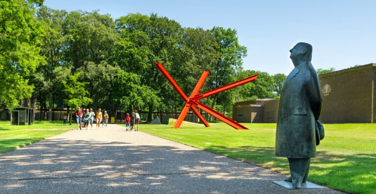 Large Entree Kröller Müller Museum, Zomer, Photo Marjon Gemmeke Web